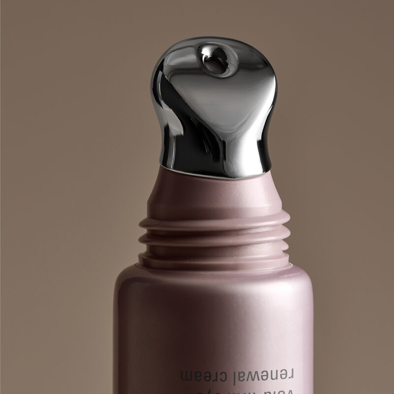 Cr&egrave;me r&eacute;g&eacute;n&eacute;ratrice pour les yeux Volu-Firm TimeWise Repair