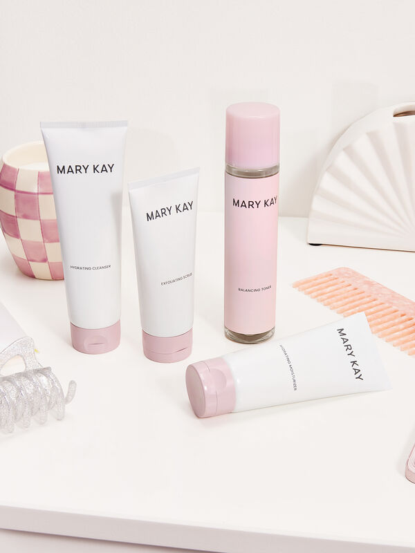 Collection du Programme d&rsquo;hydratation Mary KayMD sur un bureau