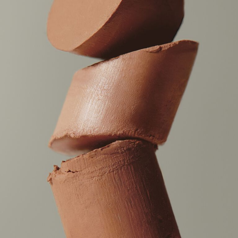 Tower of matte eye shadow pieces in brown shades